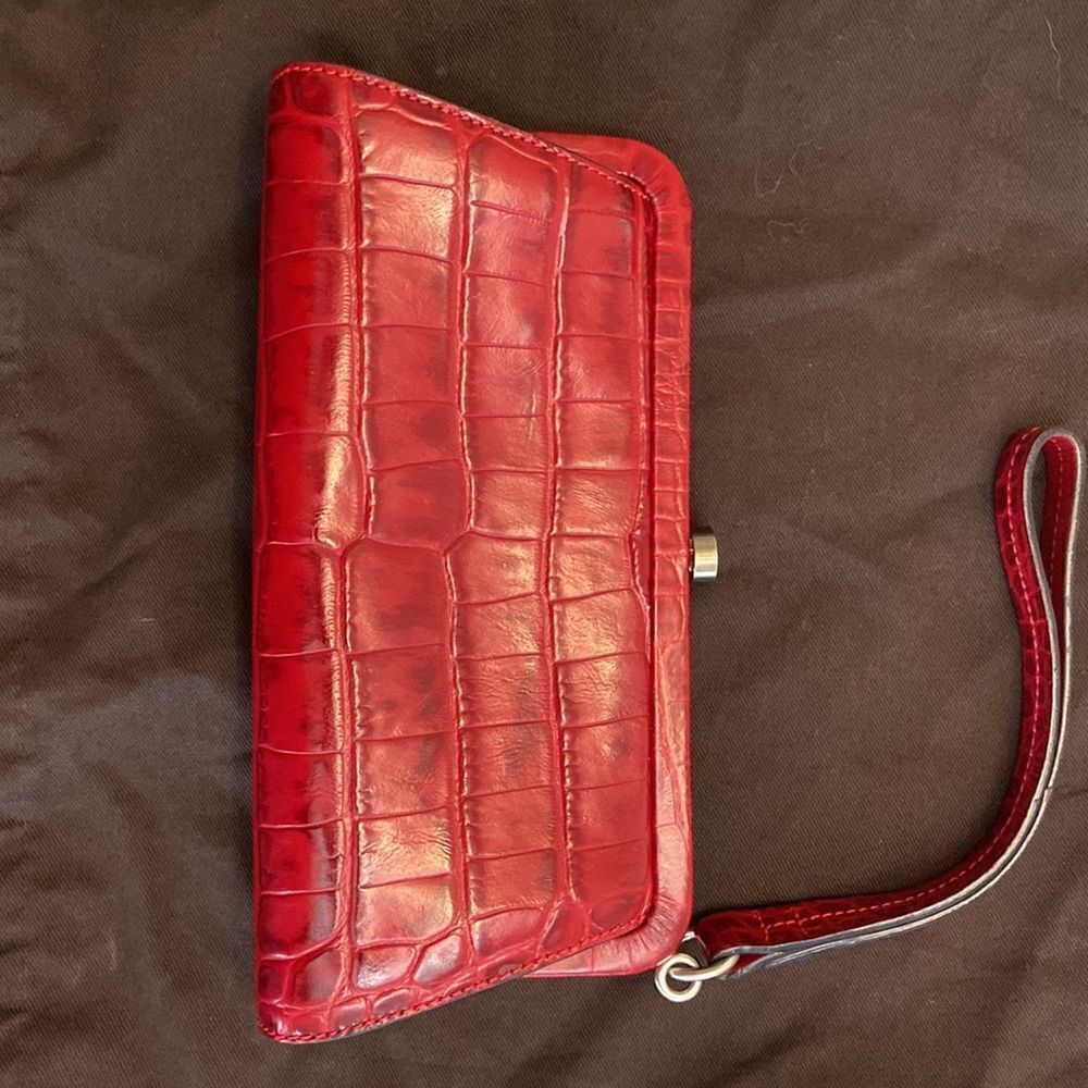 Burberry Vintage clasp wristlet red leather impeccable condition - Picture 5 of 13